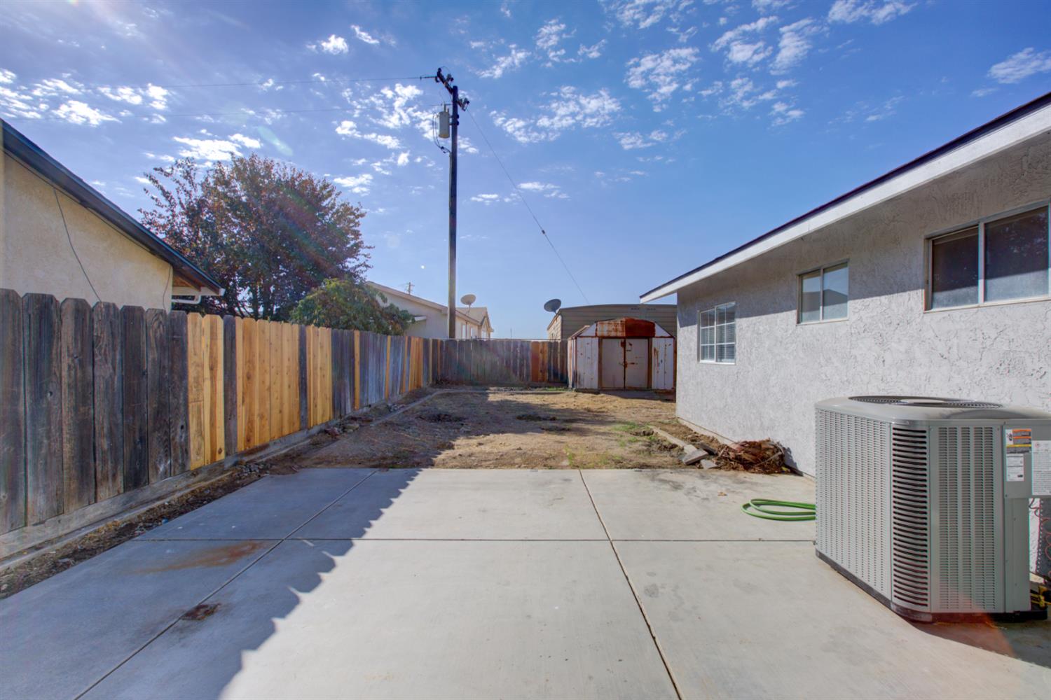 2425 Apache St, Merced, CA 95348