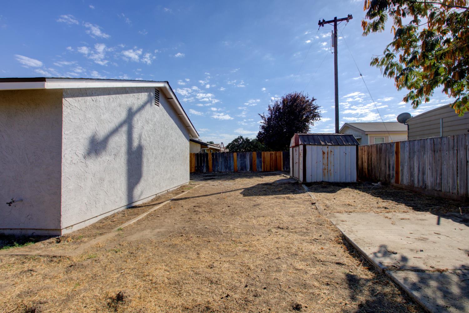 2425 Apache St, Merced, CA 95348