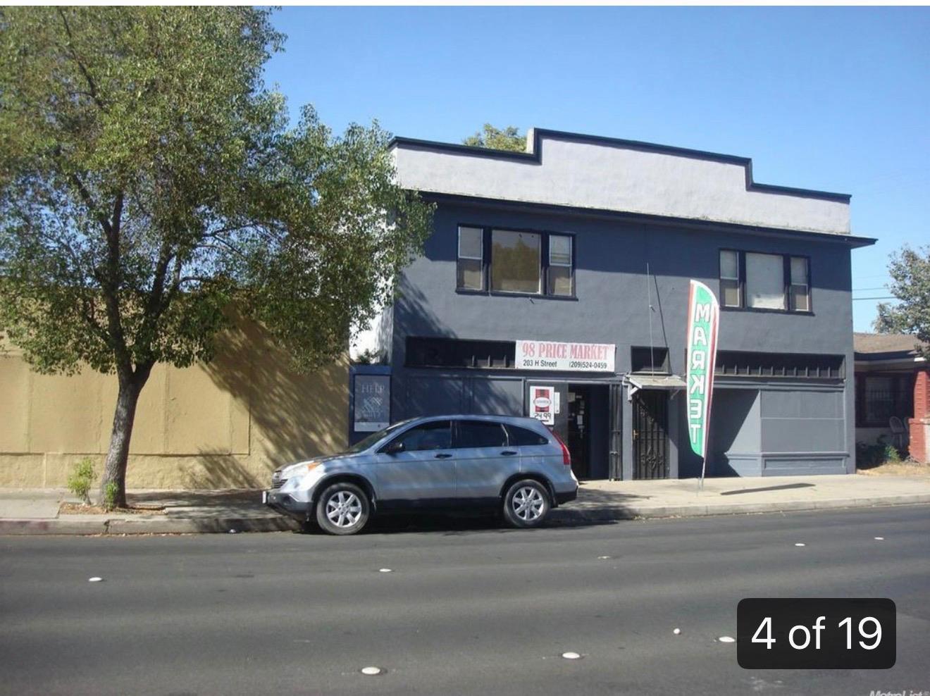 207 H St, Modesto, CA 95351