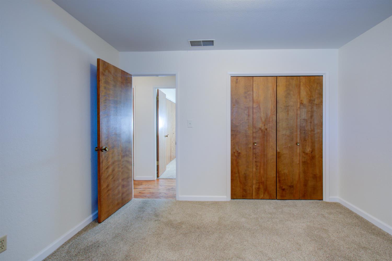 6425 8th St, Riverbank, CA 95367