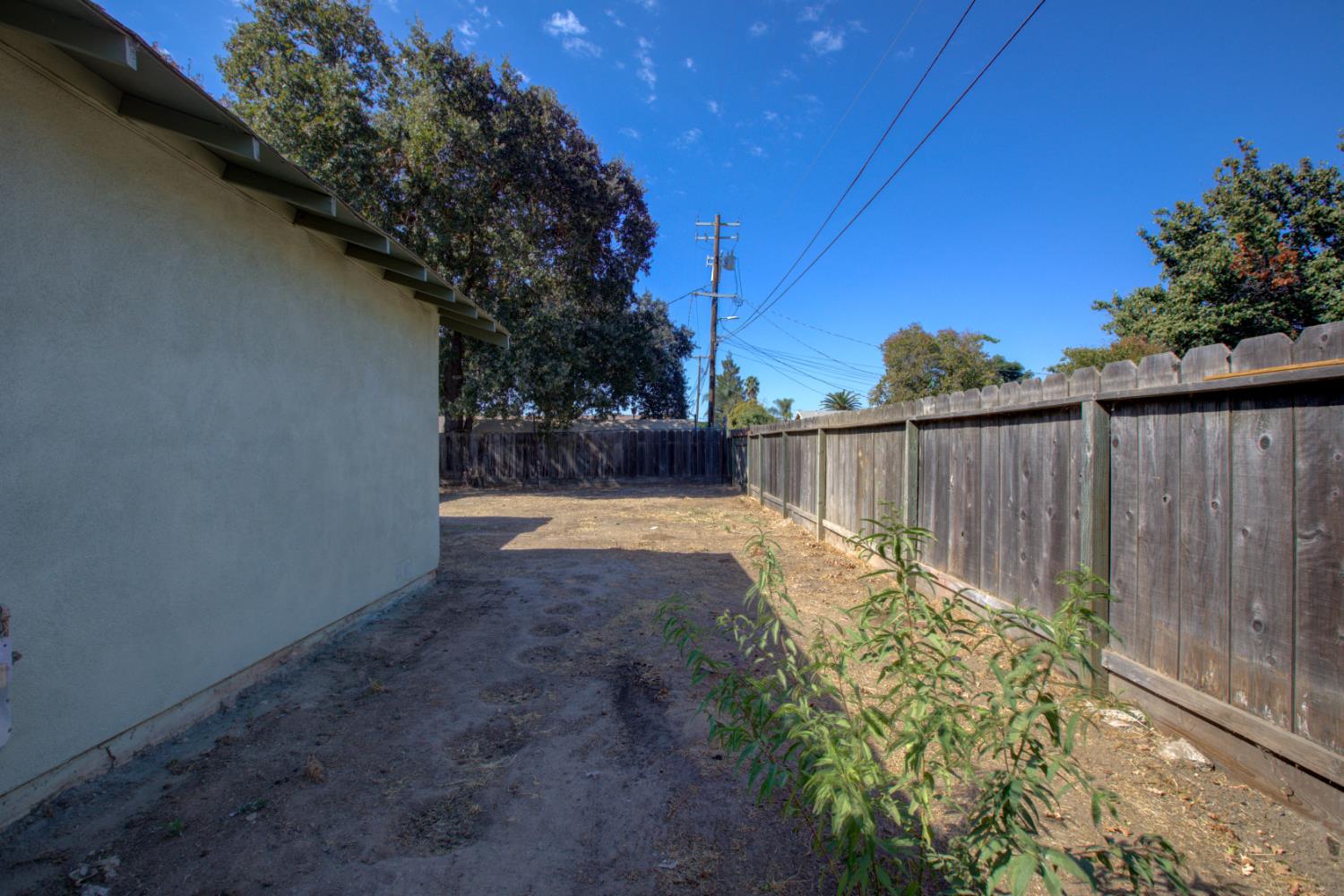 6425 8th St, Riverbank, CA 95367