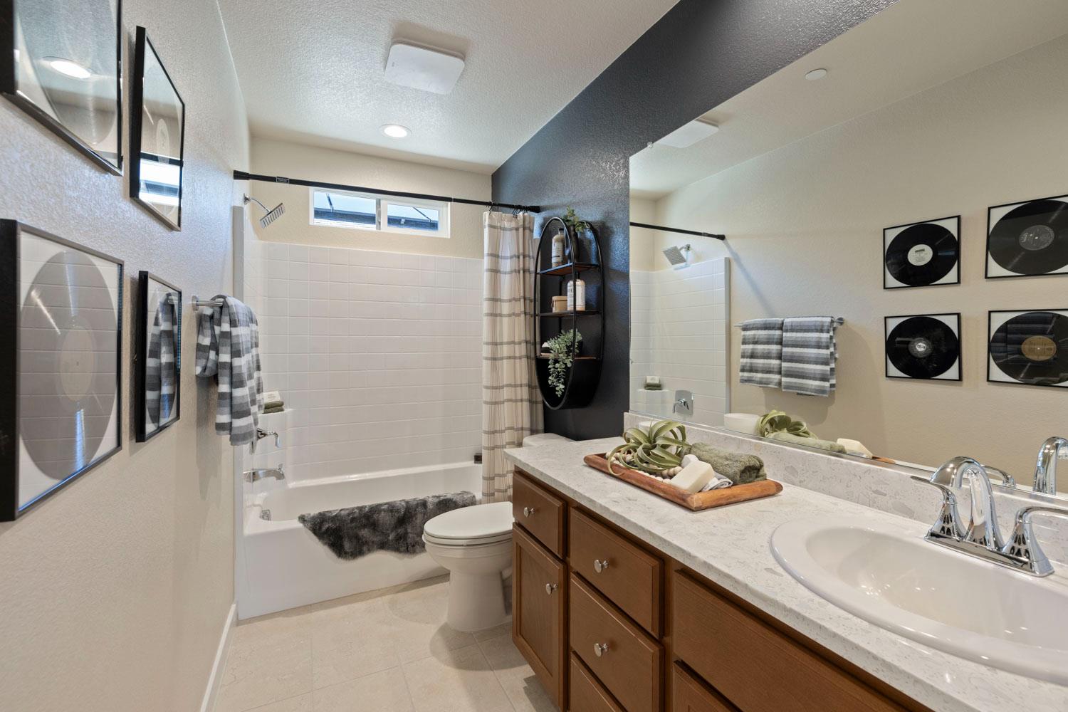 469 Quarto Dr, Turlock, CA 95380