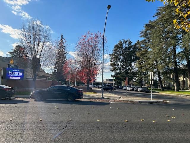 432 College Ave, Modesto, CA 95350