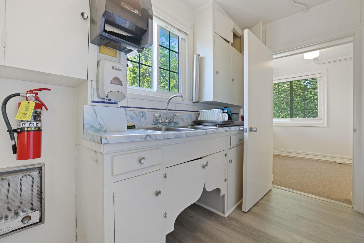 432 College Ave, Modesto, CA 95350