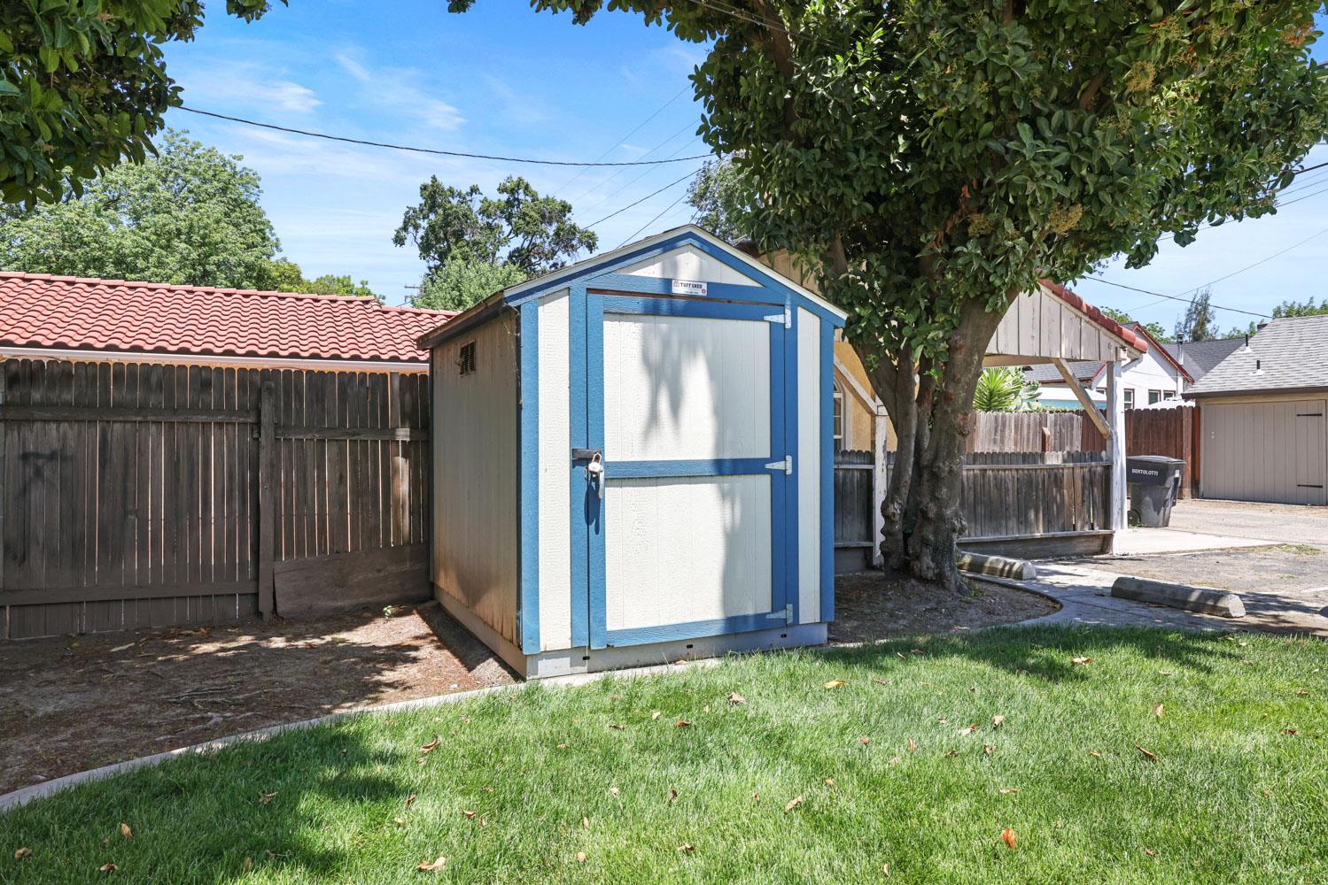 432 College Ave, Modesto, CA 95350