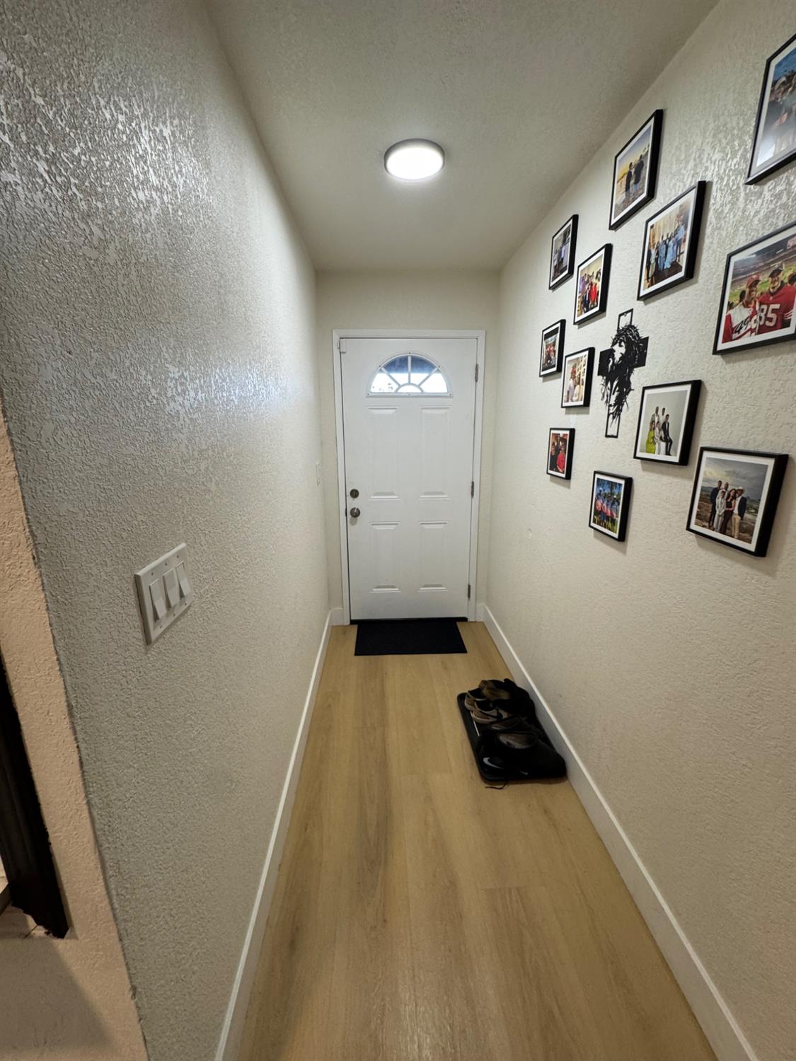 2542 Bradford Way, Riverbank, CA 95367
