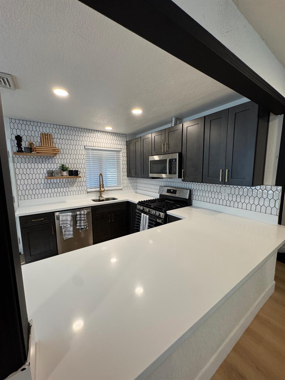 2542 Bradford Way, Riverbank, CA 95367