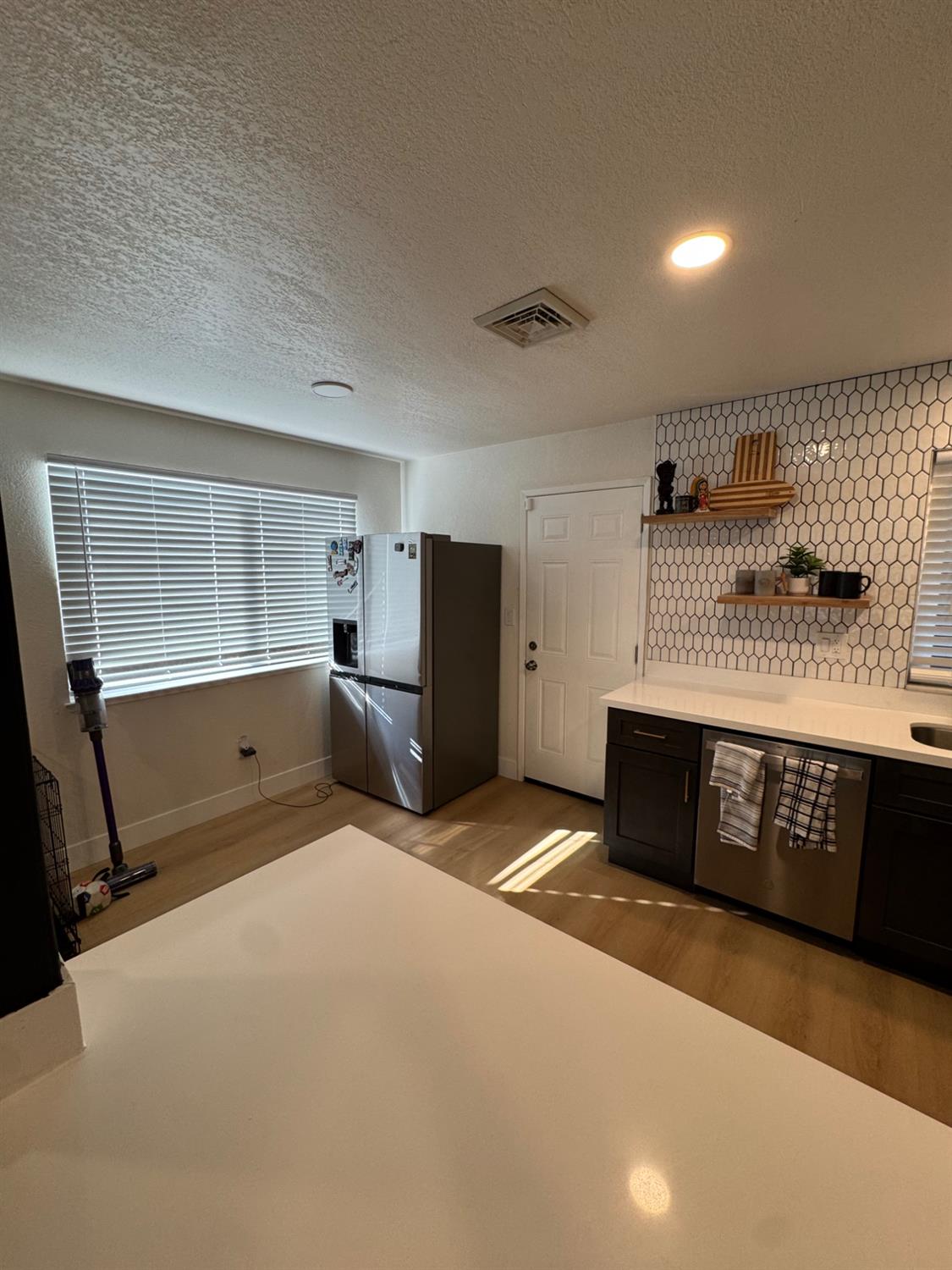 2542 Bradford Way, Riverbank, CA 95367