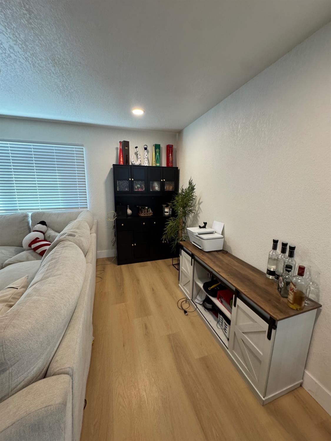 2542 Bradford Way, Riverbank, CA 95367