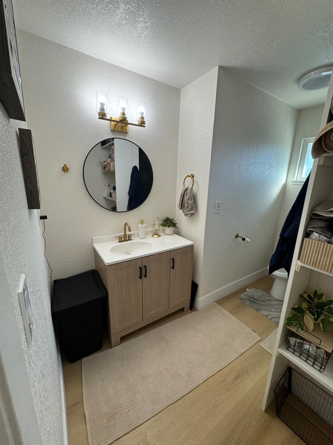 2542 Bradford Way, Riverbank, CA 95367