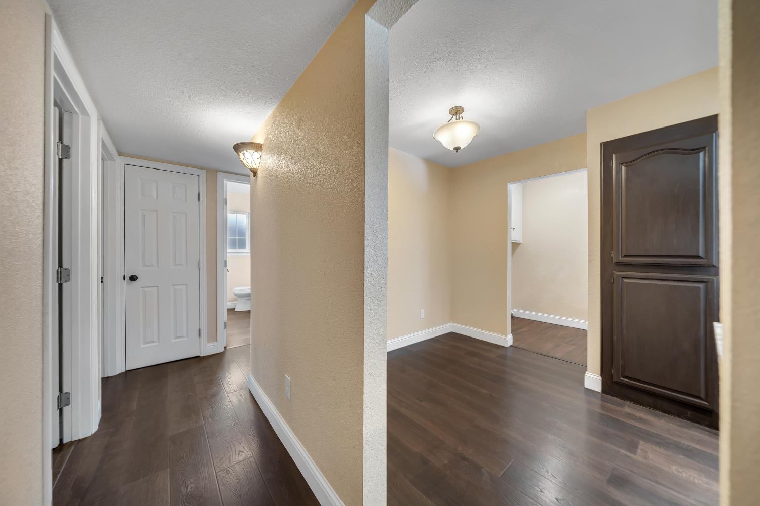 594 Parkwood Dr, Manteca, CA 95336