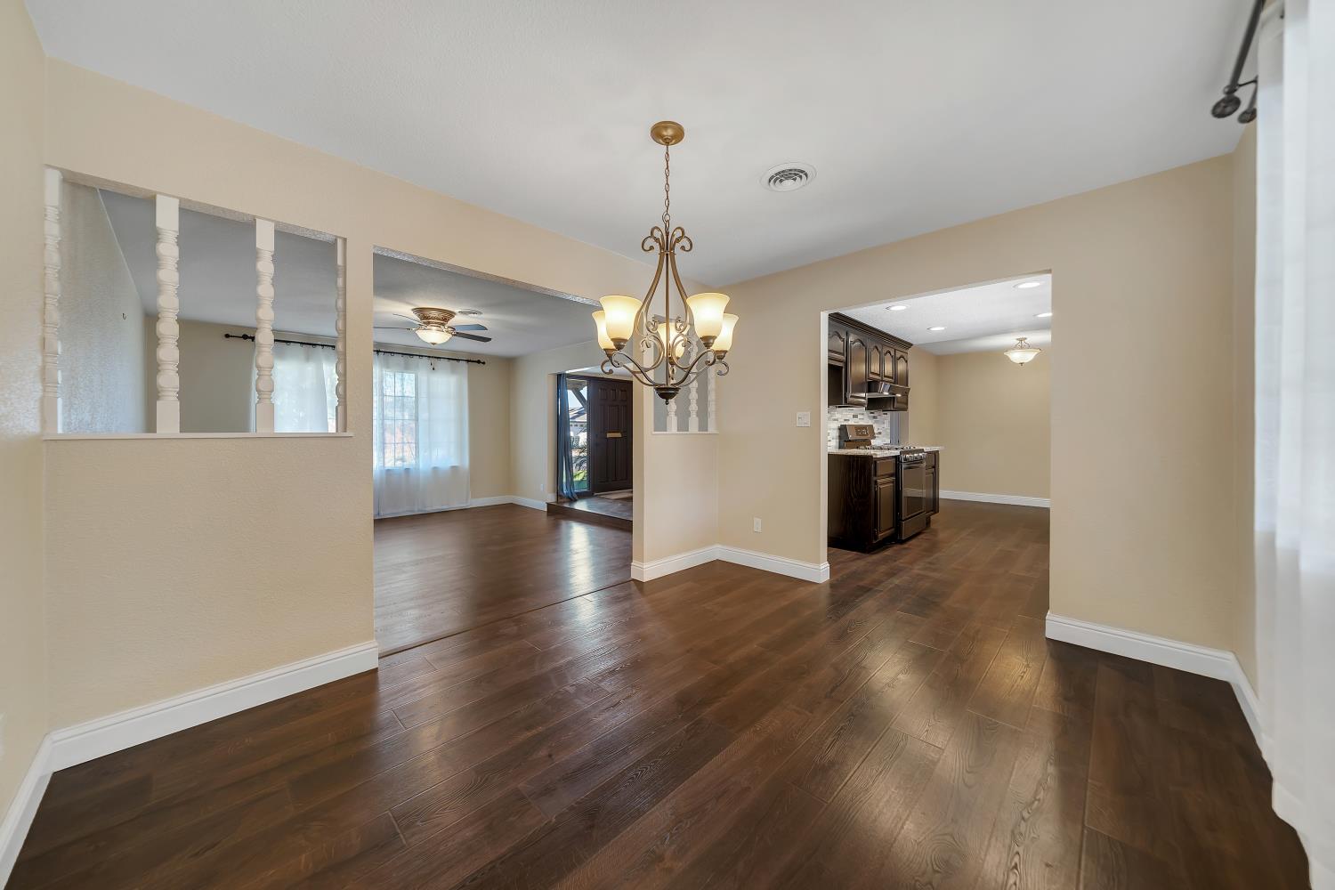 594 Parkwood Dr, Manteca, CA 95336