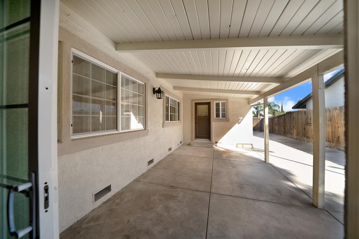 594 Parkwood Dr, Manteca, CA 95336