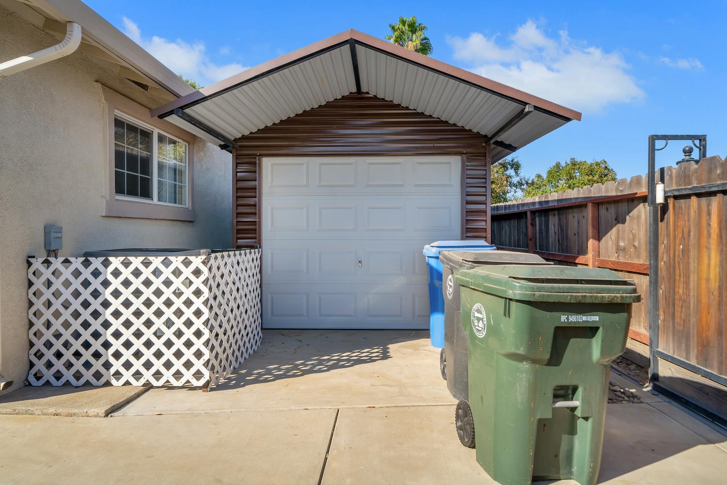 594 Parkwood Dr, Manteca, CA 95336