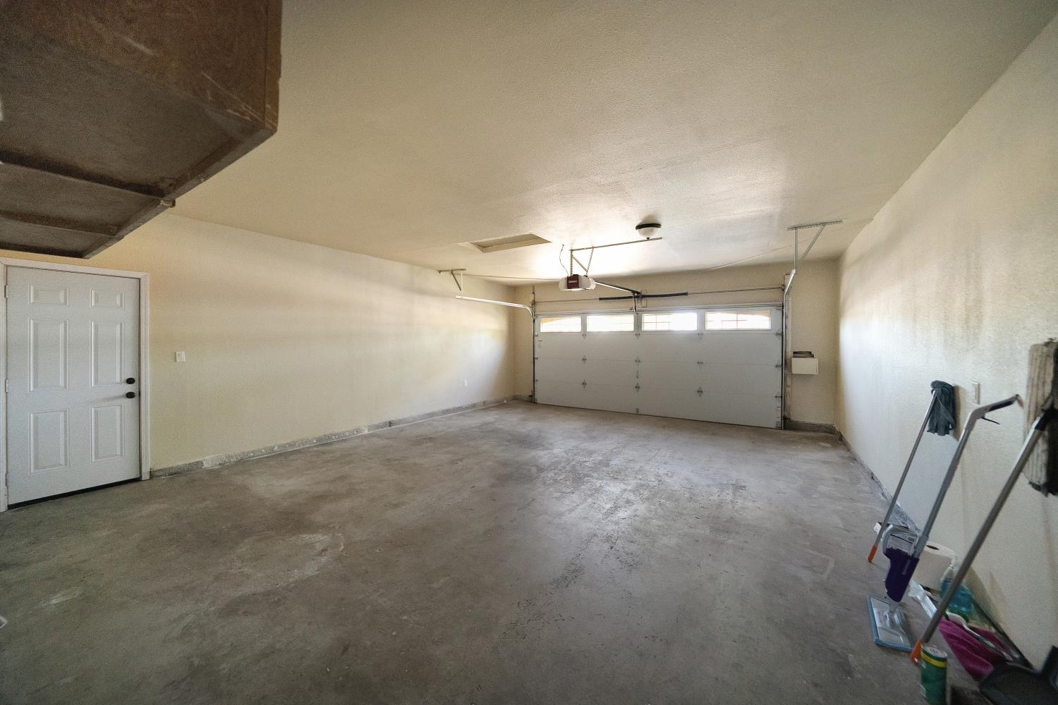 594 Parkwood Dr, Manteca, CA 95336