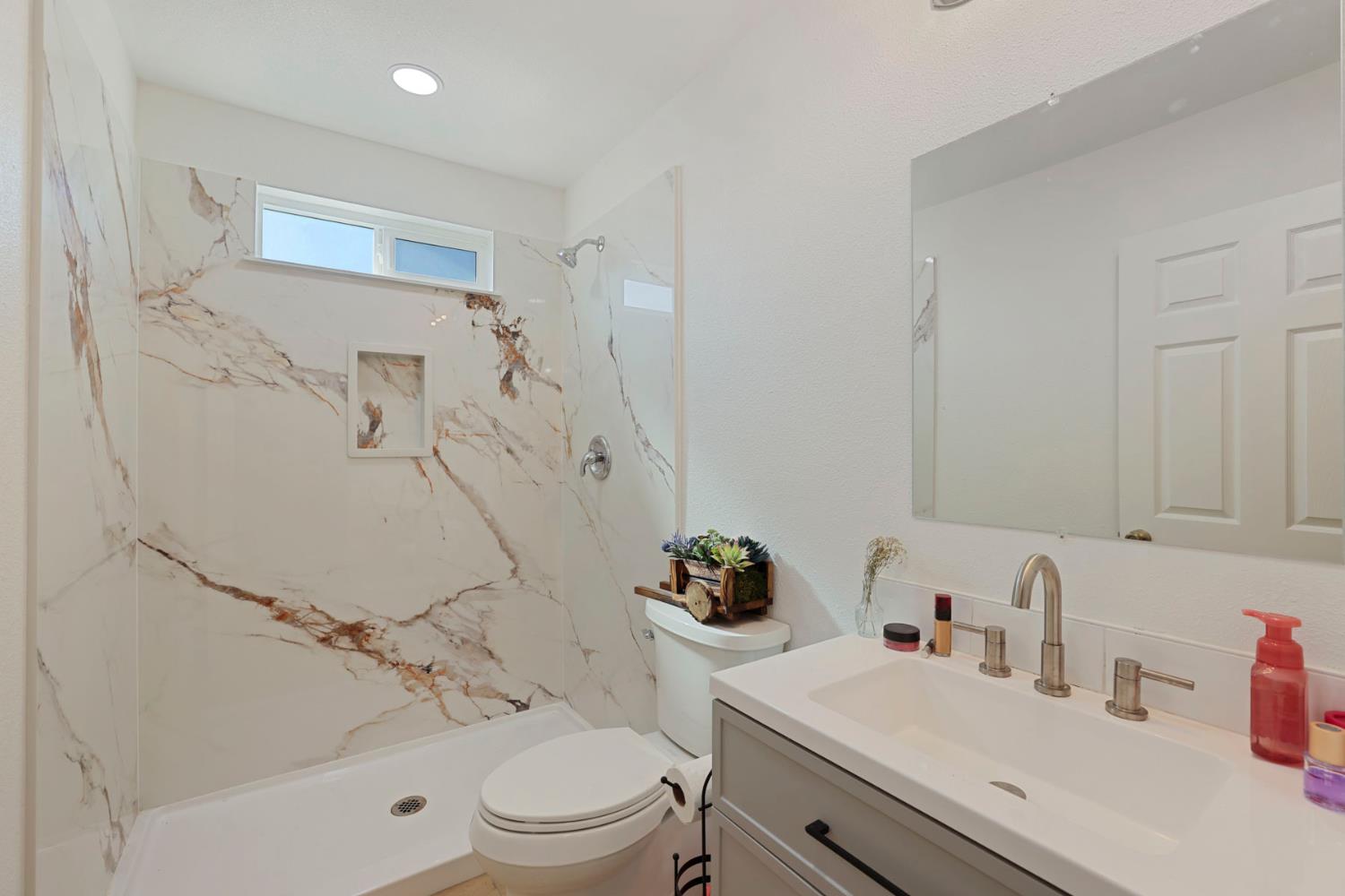 2920 Garrison St, Ceres, CA 95307