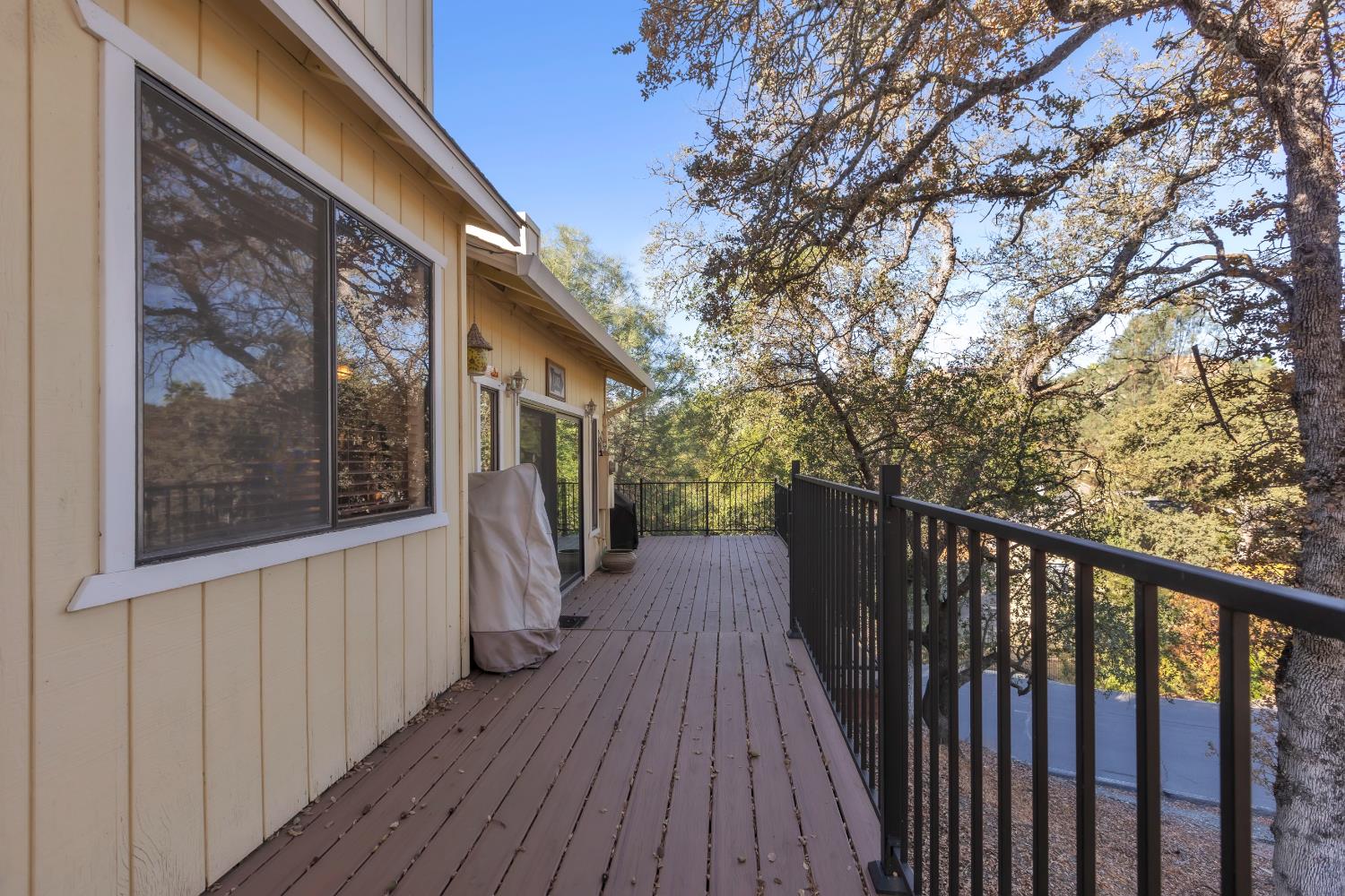 65 Poker Flat Rd, Copperopolis, CA 95228