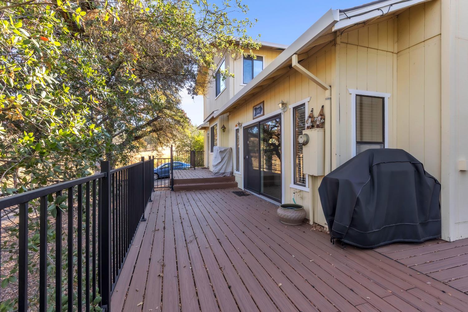 65 Poker Flat Rd, Copperopolis, CA 95228