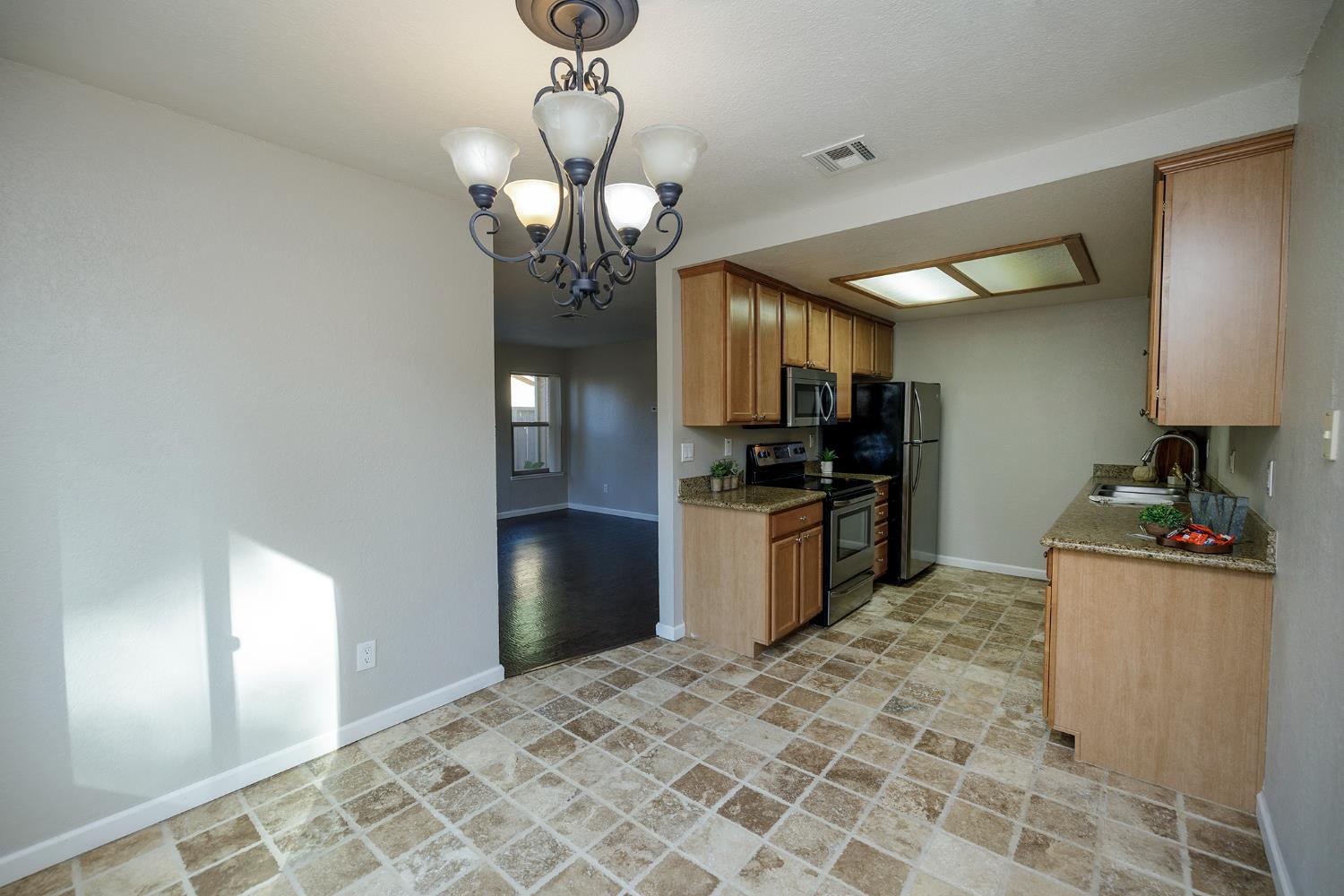 4014 Elmo Loop #A, Modesto, CA 95356