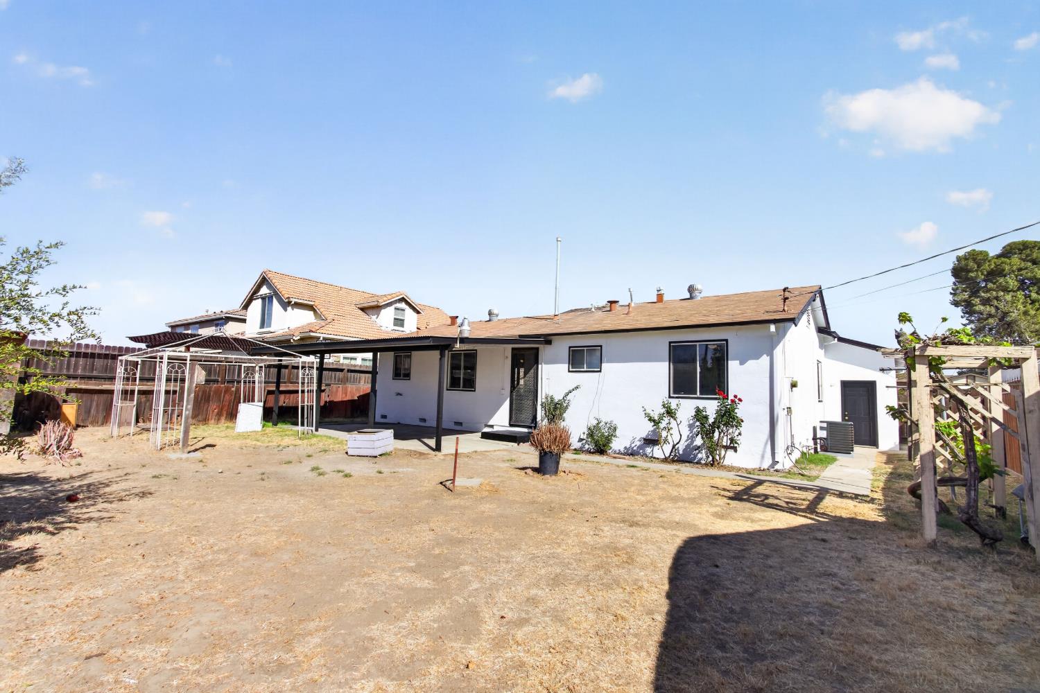 733 Vermont, Los Banos, CA 93635