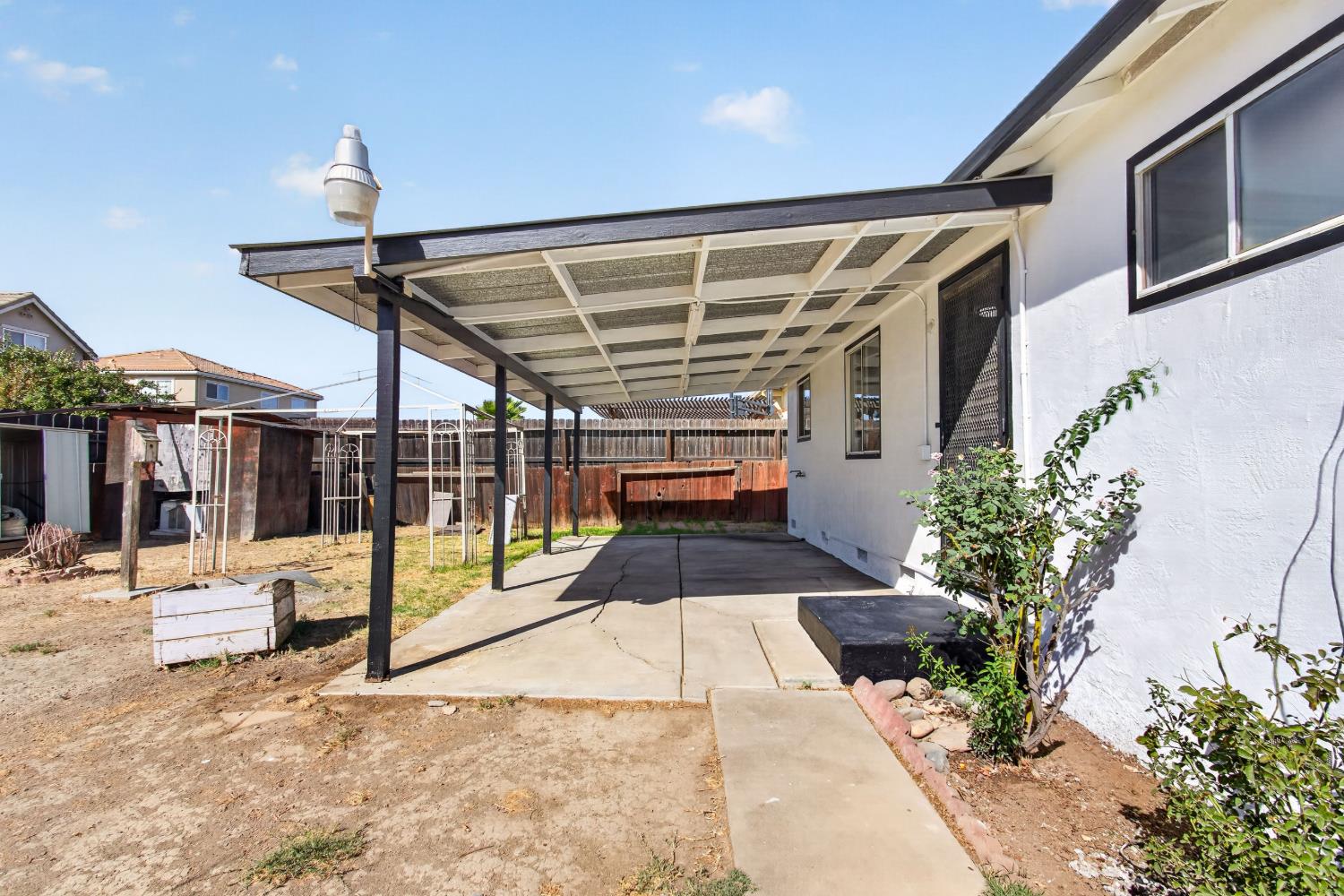 733 Vermont, Los Banos, CA 93635