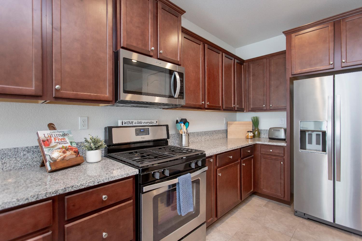 1170 Aartman Dr, Ripon, CA 95366
