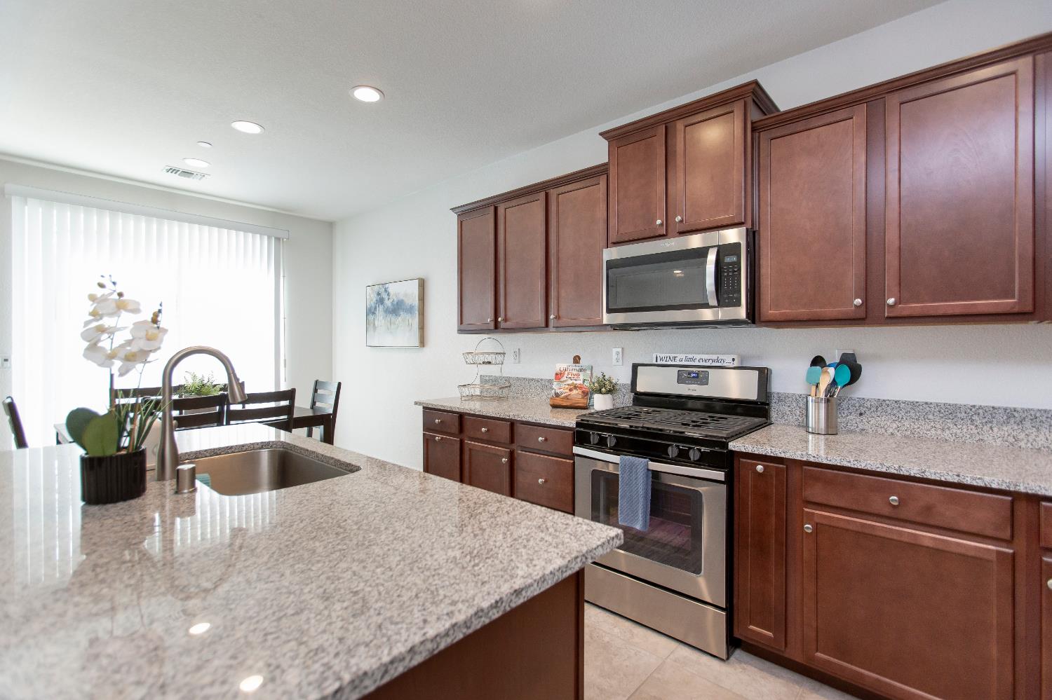 1170 Aartman Dr, Ripon, CA 95366