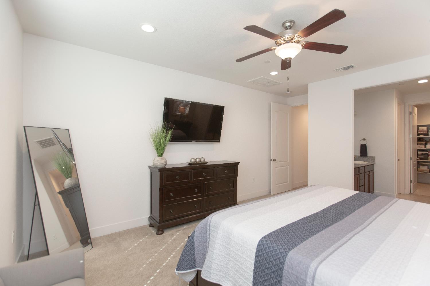 1170 Aartman Dr, Ripon, CA 95366