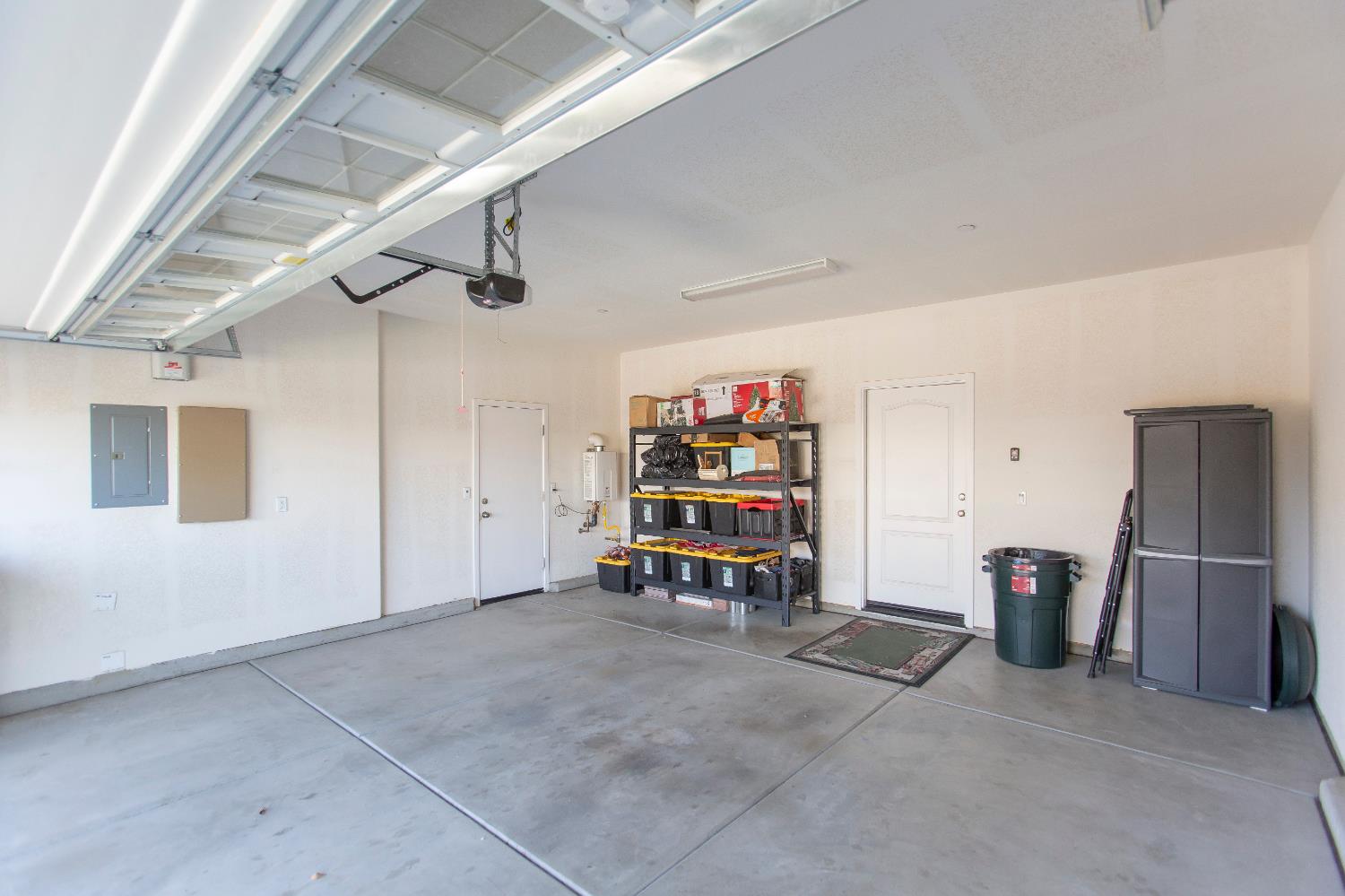 1170 Aartman Dr, Ripon, CA 95366
