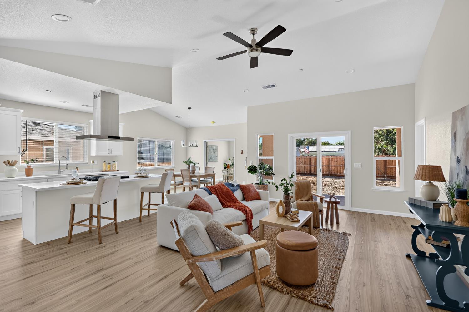 1038 W 24th St, Merced, CA 95340