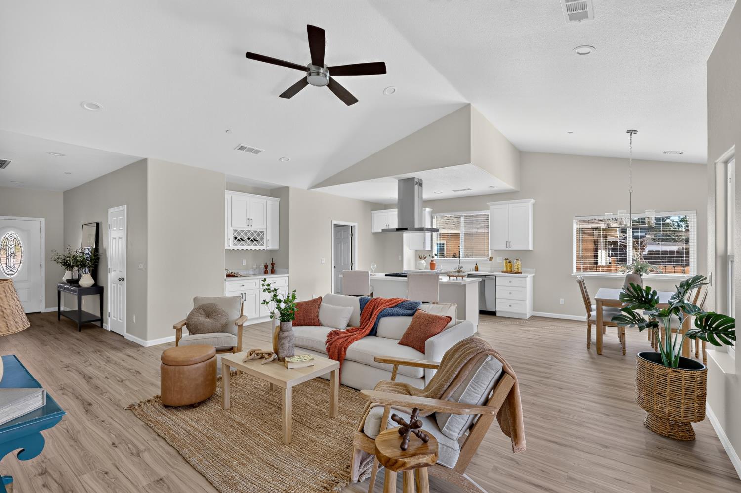 1038 W 24th St, Merced, CA 95340