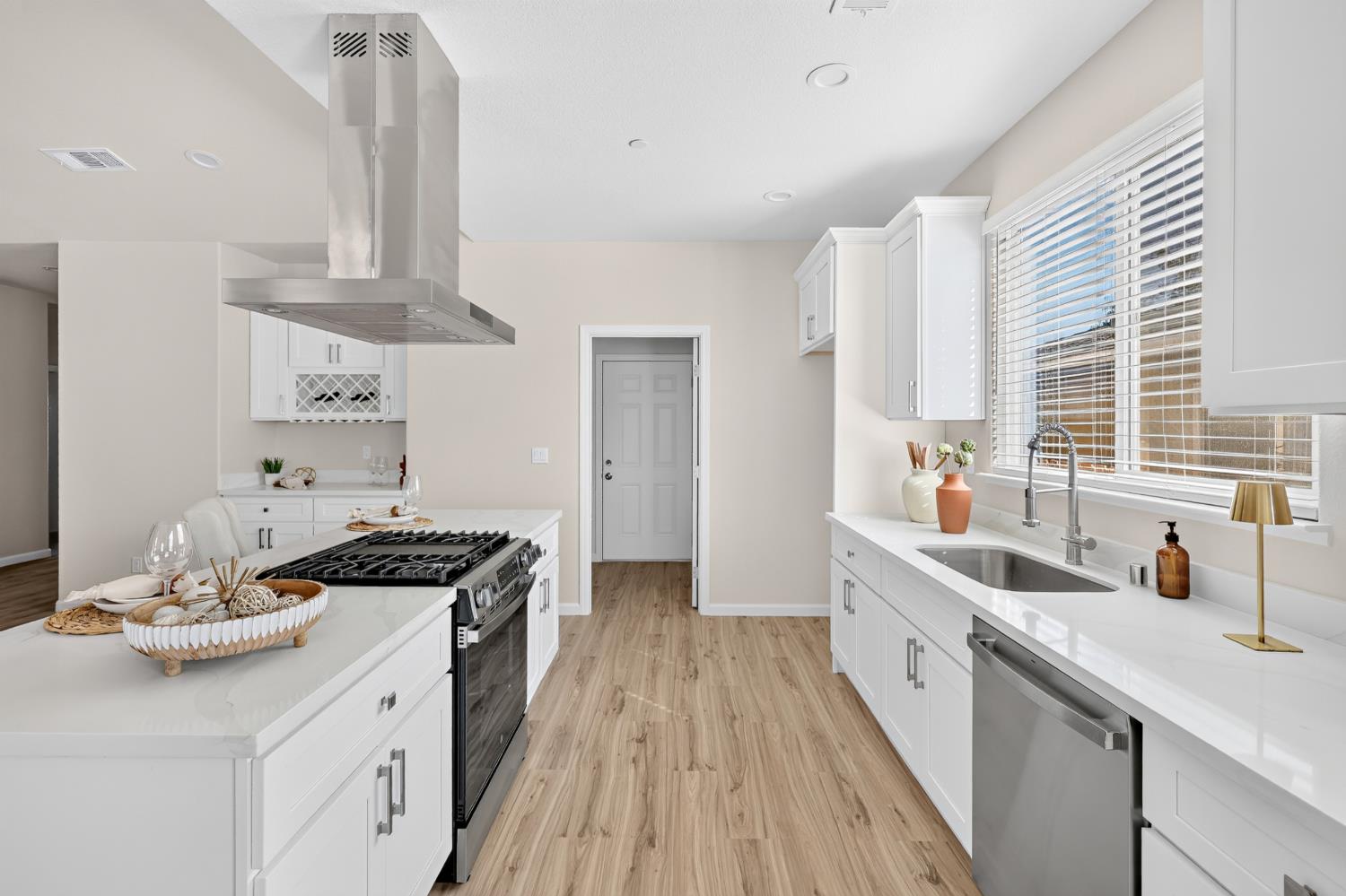1038 W 24th St, Merced, CA 95340