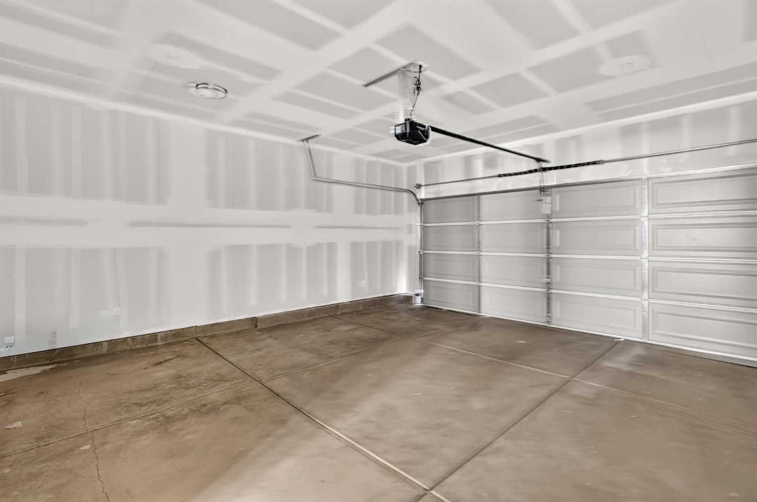 1038 W 24th St, Merced, CA 95340