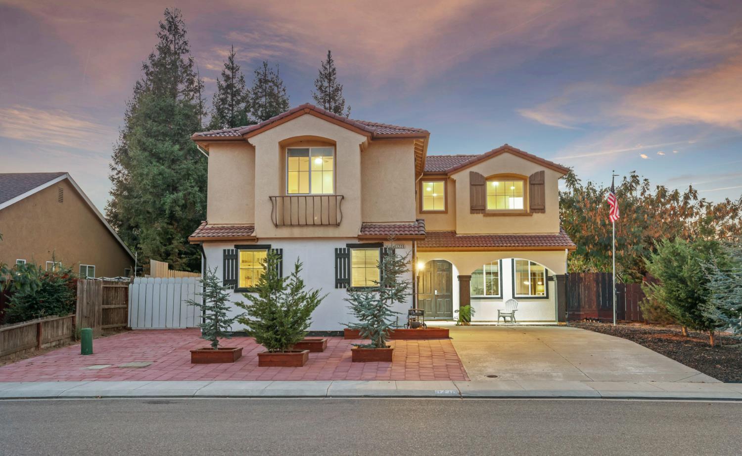 1725 Luna Bella Ln, Manteca, CA 95337