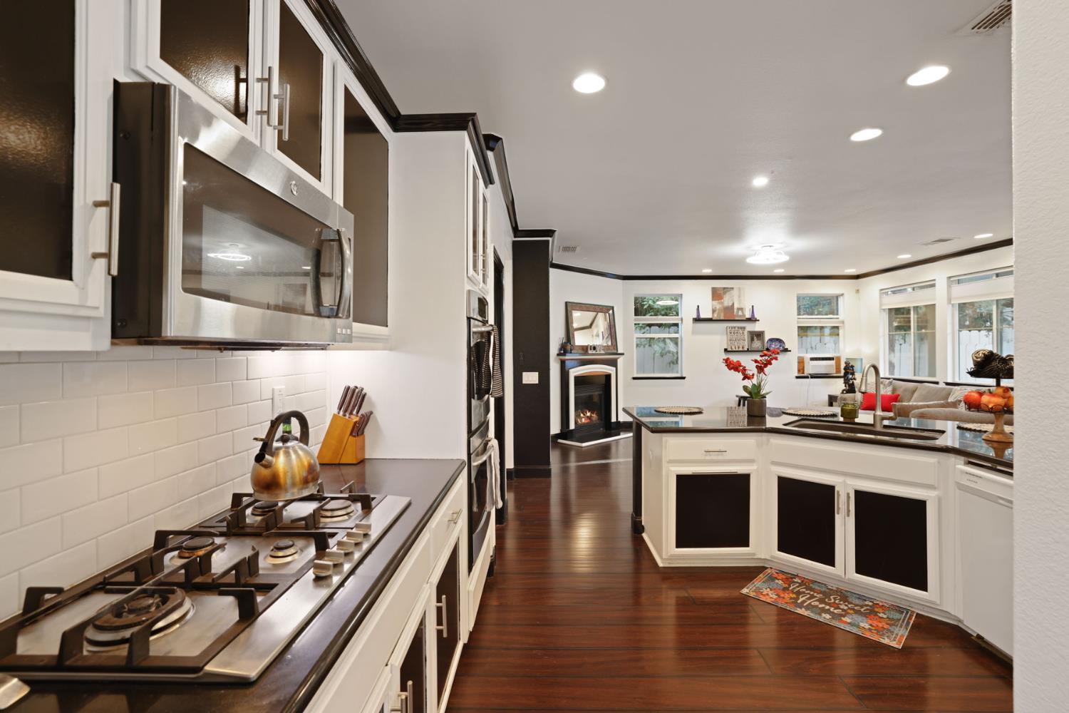 1725 Luna Bella Ln, Manteca, CA 95337