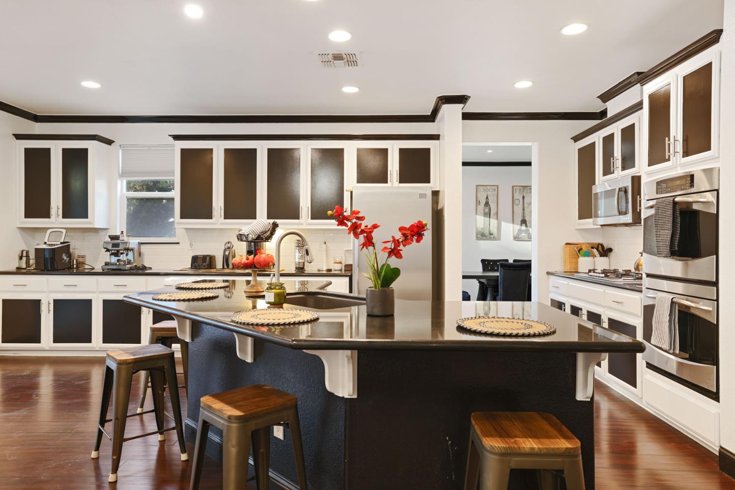 1725 Luna Bella Ln, Manteca, CA 95337