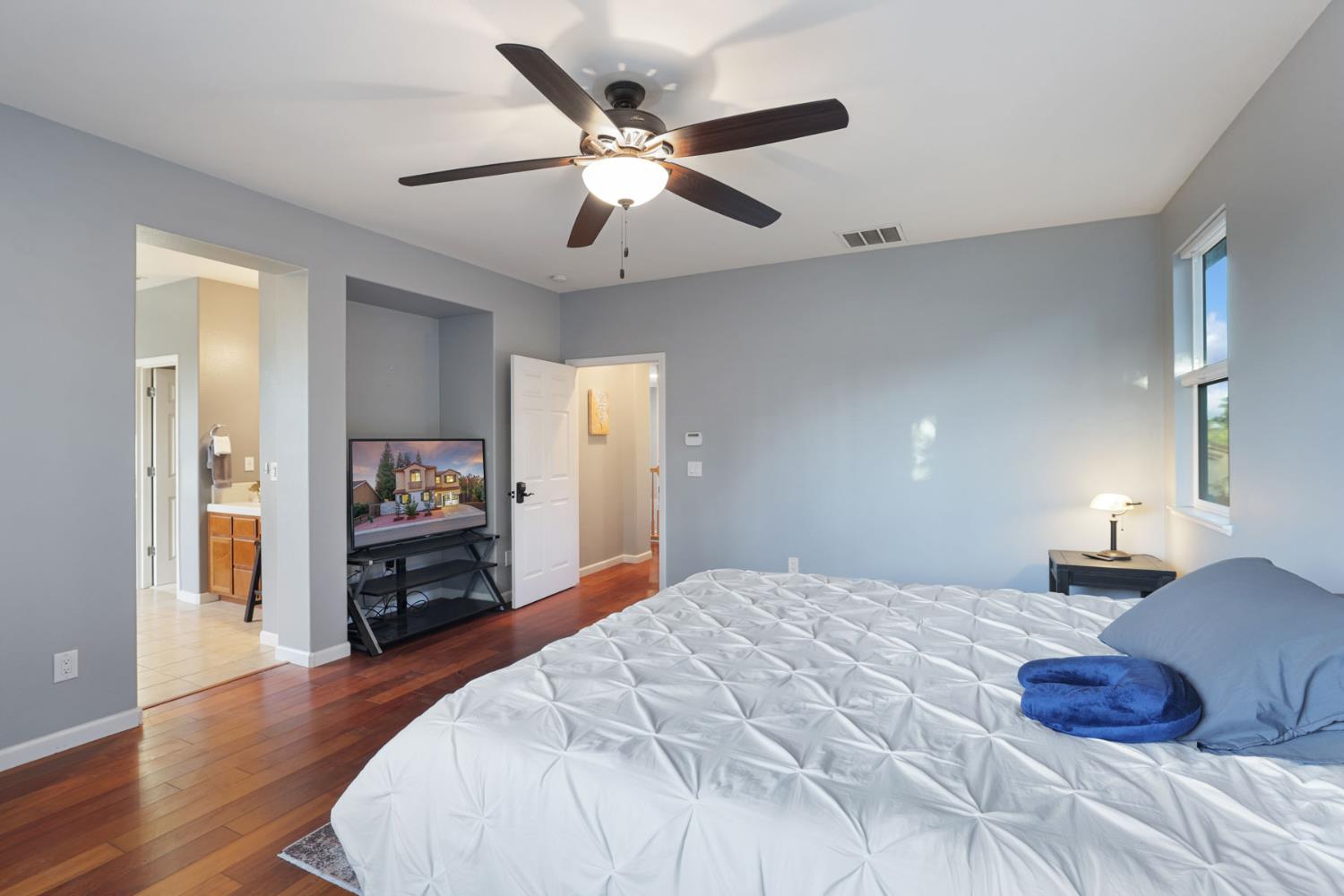 1725 Luna Bella Ln, Manteca, CA 95337