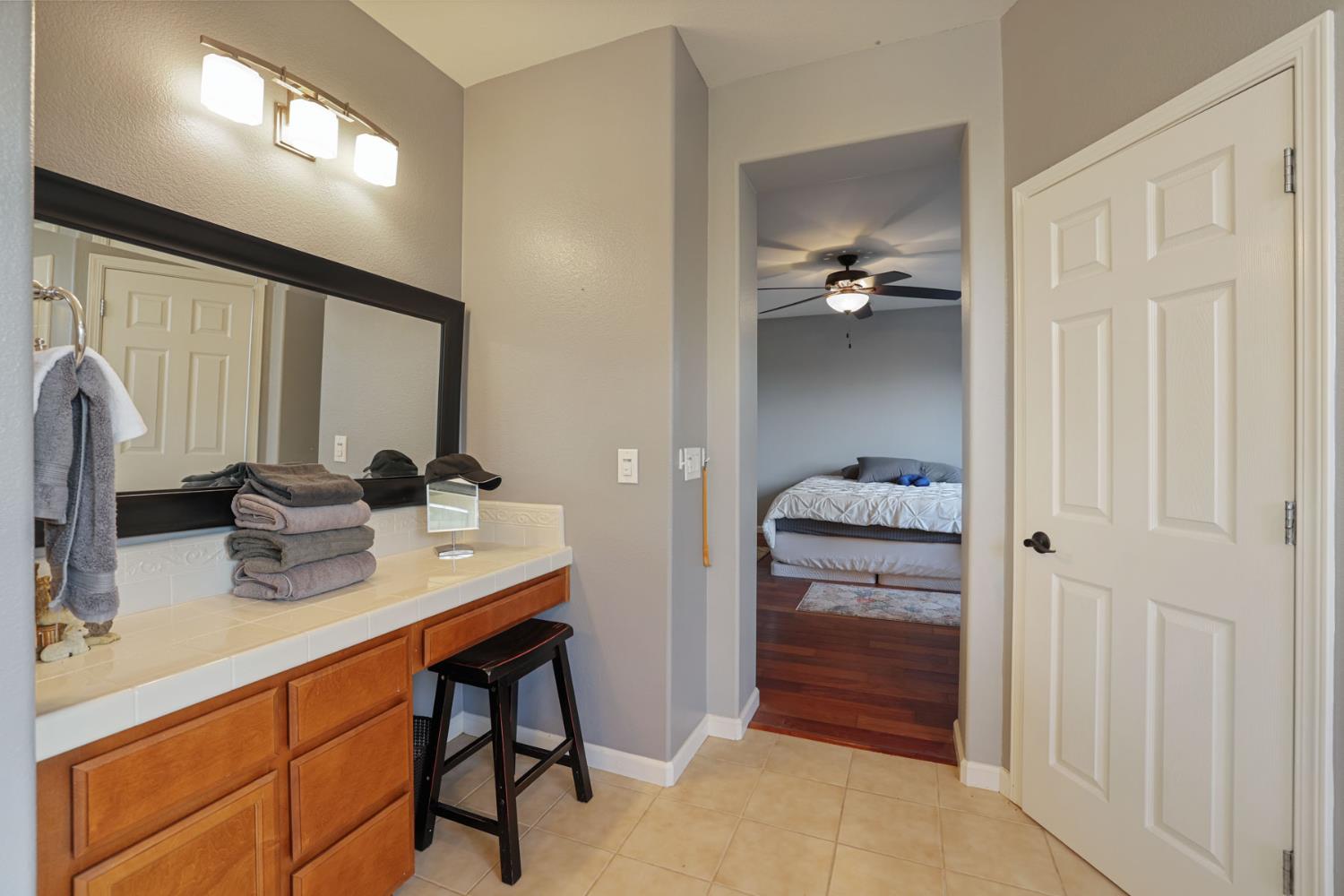 1725 Luna Bella Ln, Manteca, CA 95337