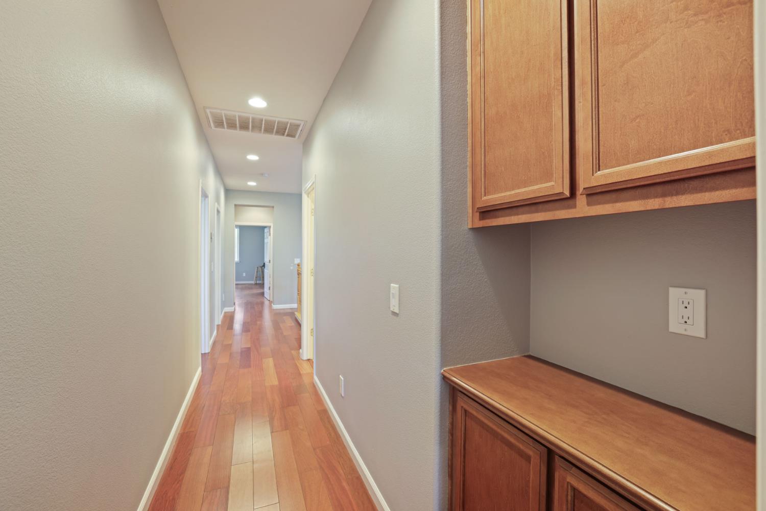 1725 Luna Bella Ln, Manteca, CA 95337