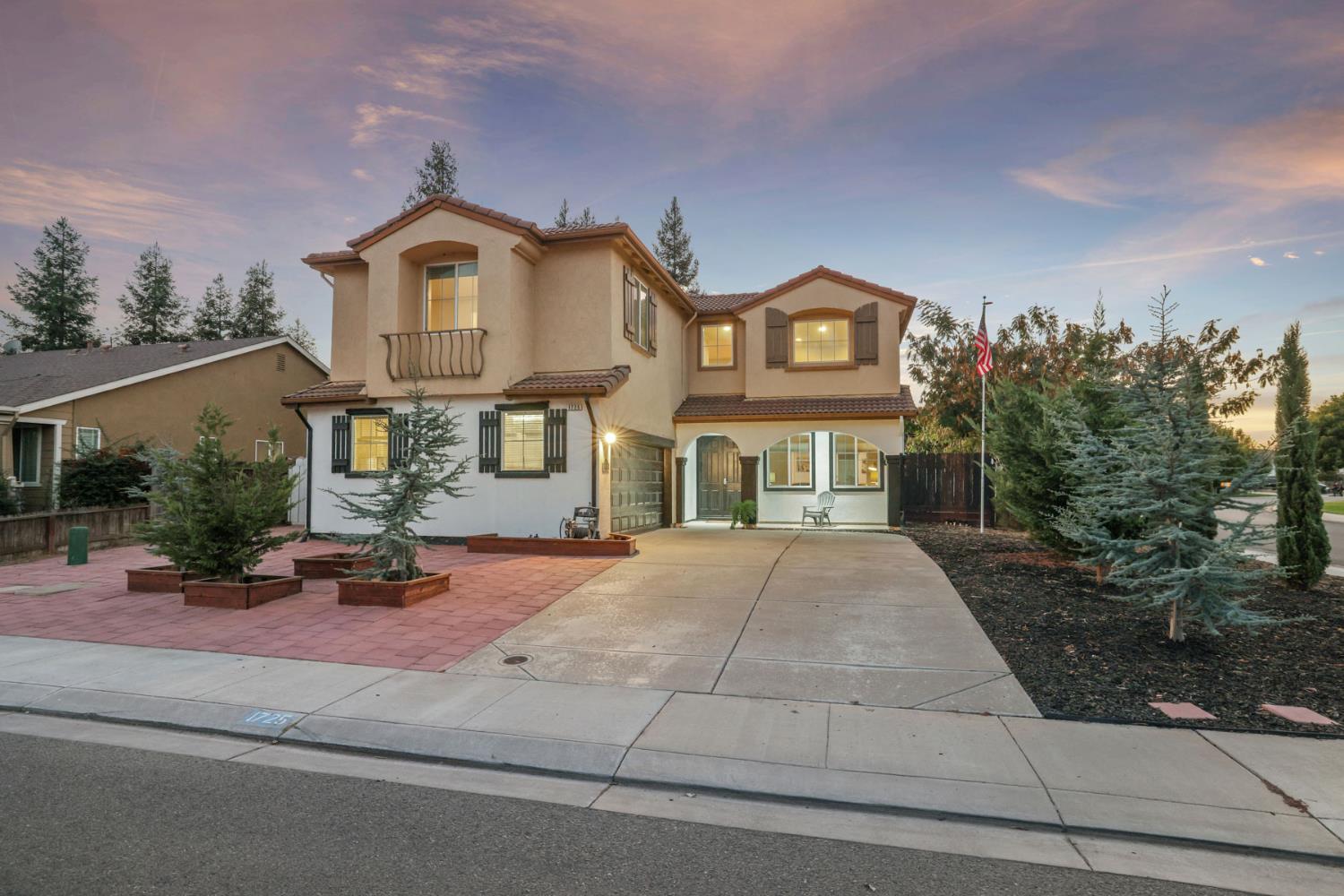 1725 Luna Bella Ln, Manteca, CA 95337