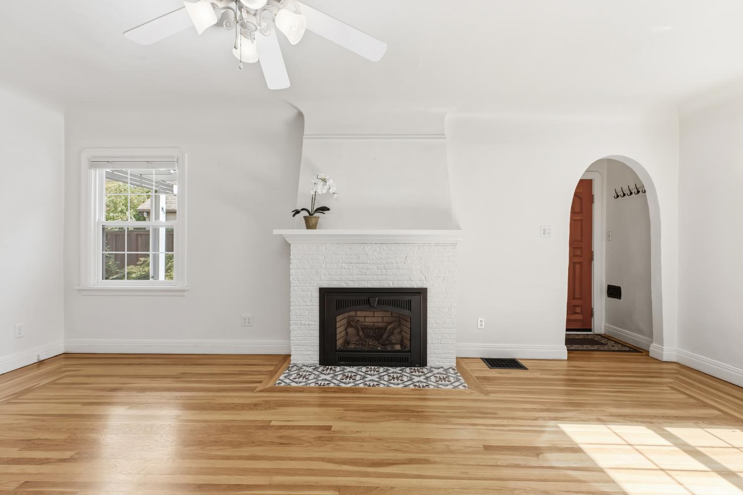 133 Frances Ave, Modesto, CA 95354