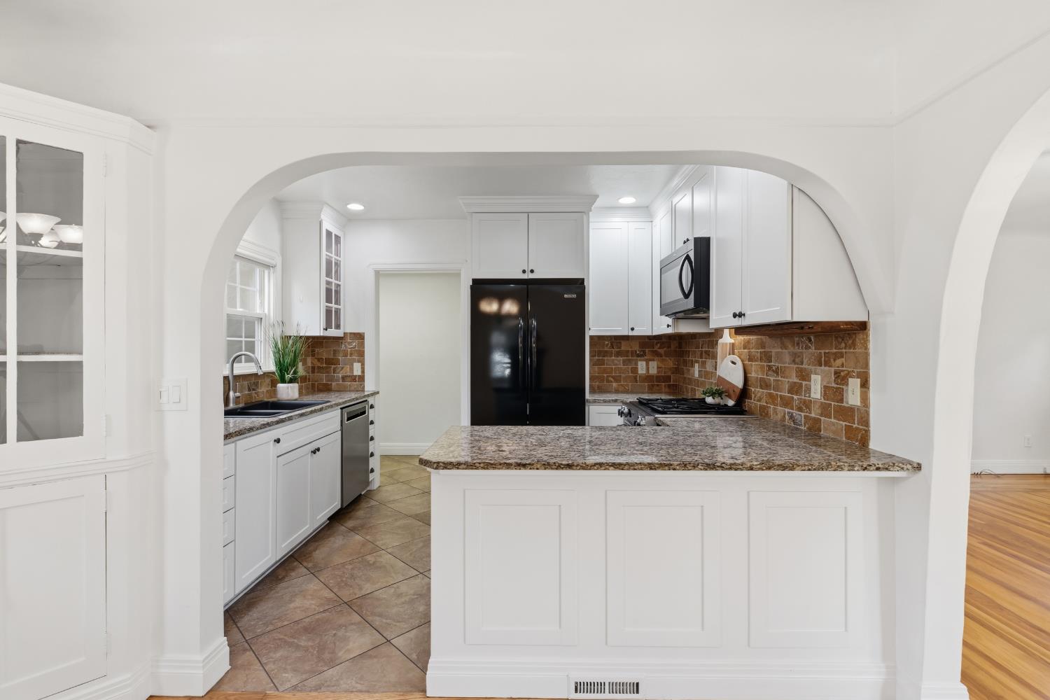 133 Frances Ave, Modesto, CA 95354