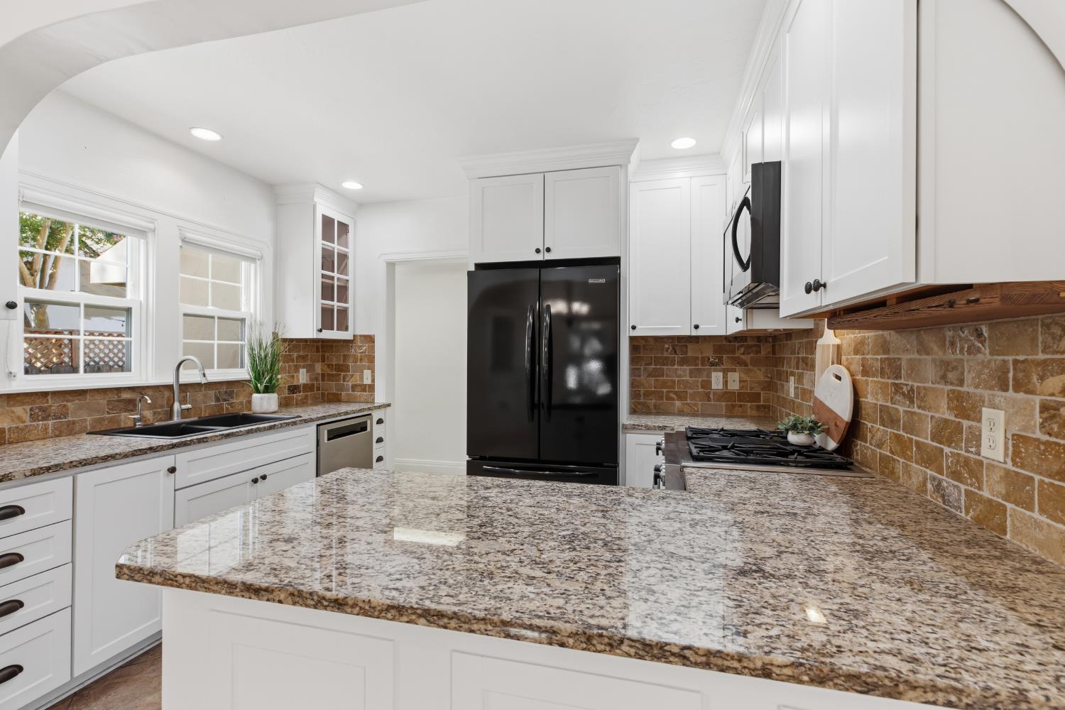 133 Frances Ave, Modesto, CA 95354