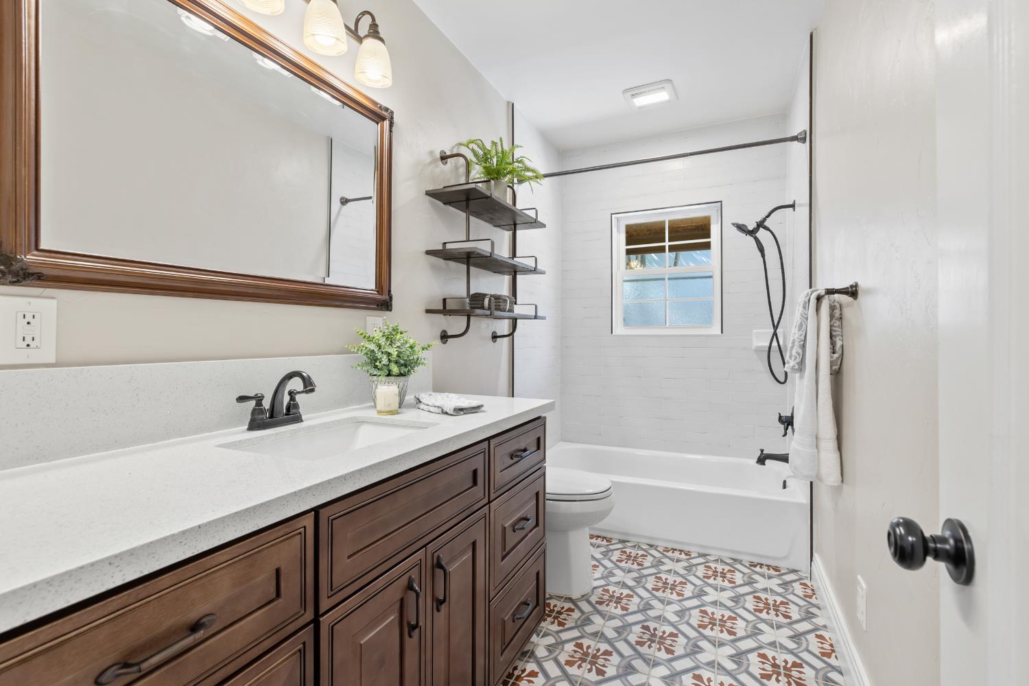 133 Frances Ave, Modesto, CA 95354