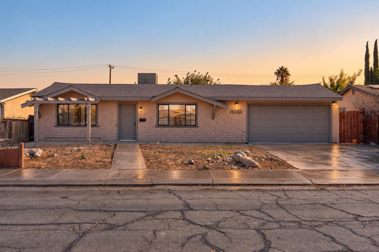 1542 Cypress Pl, Los Banos, CA 93635