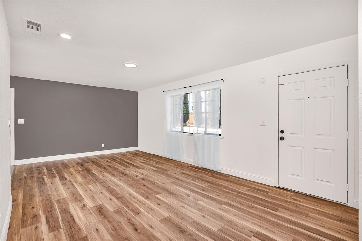 1542 Cypress Pl, Los Banos, CA 93635