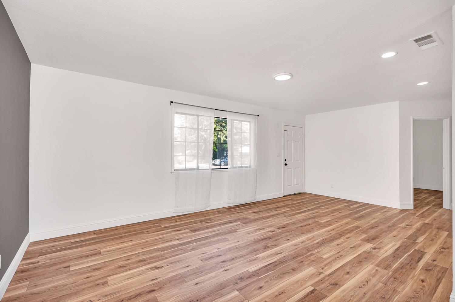 1542 Cypress Pl, Los Banos, CA 93635