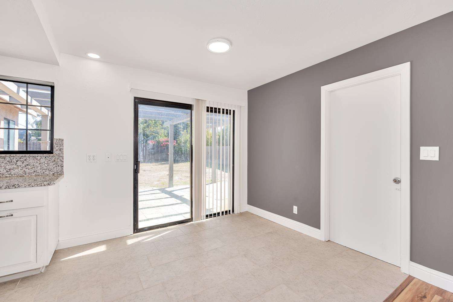 1542 Cypress Pl, Los Banos, CA 93635
