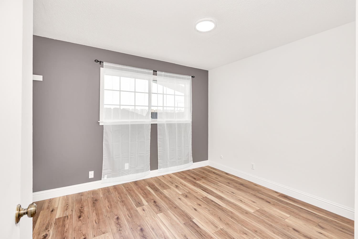 1542 Cypress Pl, Los Banos, CA 93635