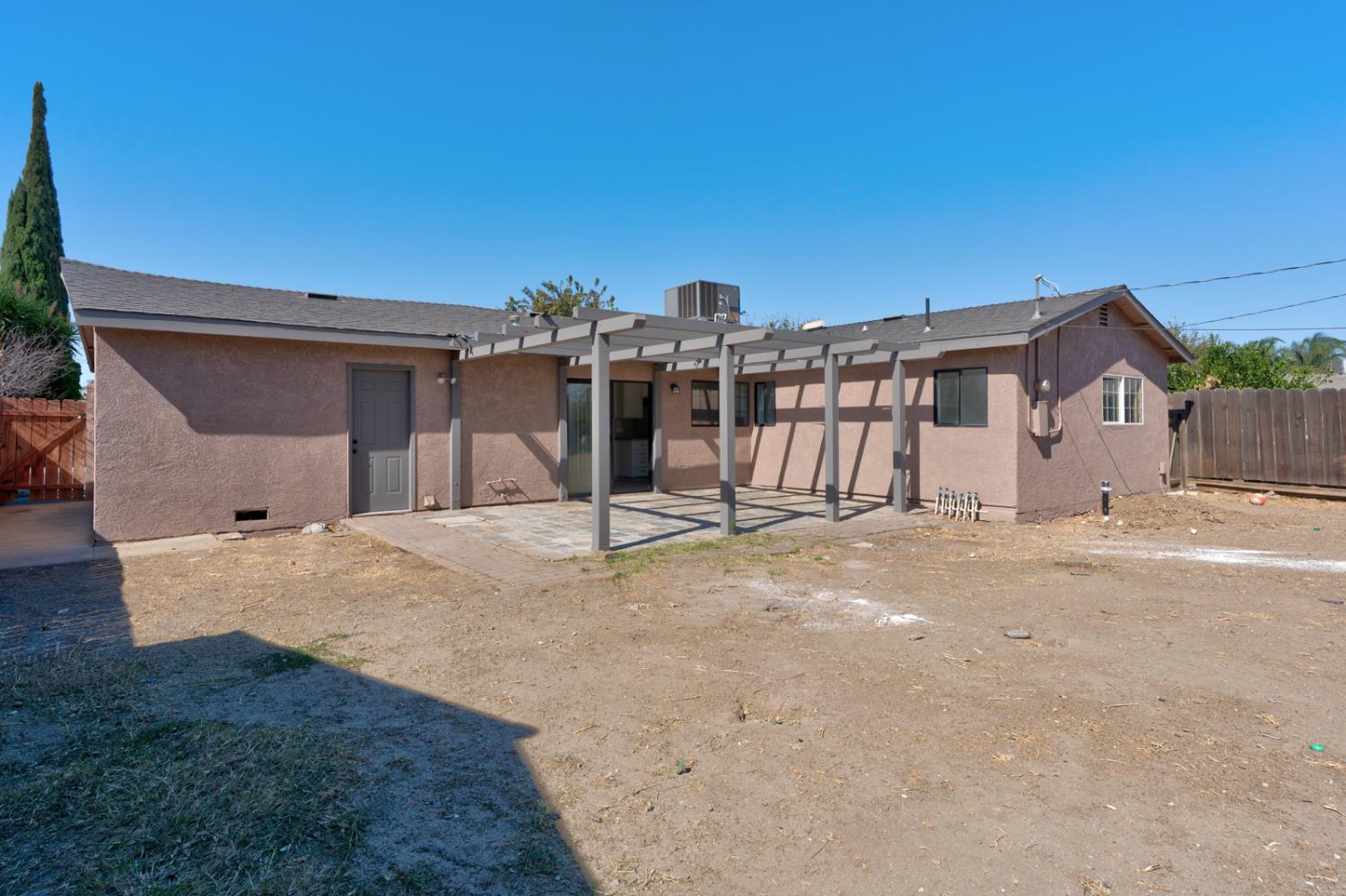 1542 Cypress Pl, Los Banos, CA 93635